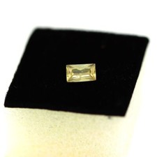Pierres et Minéraux. 0.62 cts SCHEELITE . VS Chine.