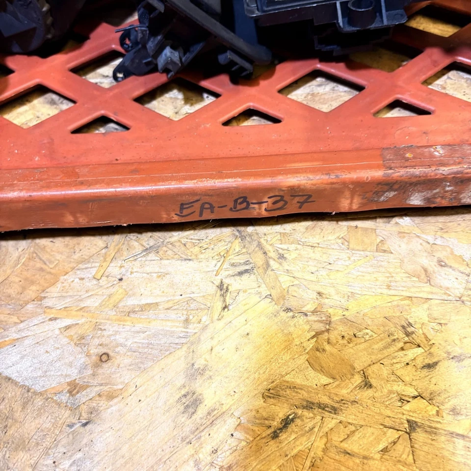 LUZ FRENO TRASERO ALTO NIVEL FIAT PUNTO 0331000 A350 Foto 3 de 4