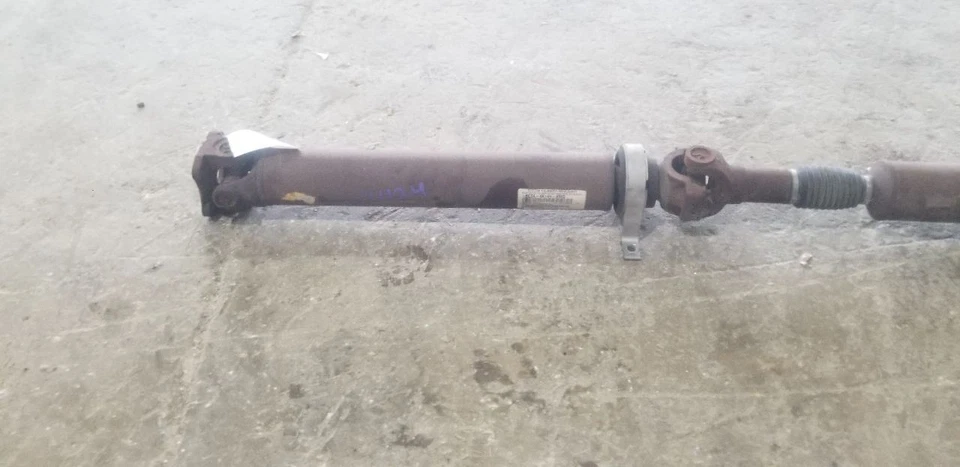 15 FORD F350 SUPER DUTY REAR DRIVE SHAFT 6.7L 4X4 4WD 172" WHEEL BASE Foto 2 de 4