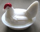 VTG Westmoreland White Milk Glass Hen on Nest Red Comb and Eyes Split Tail 5.5”