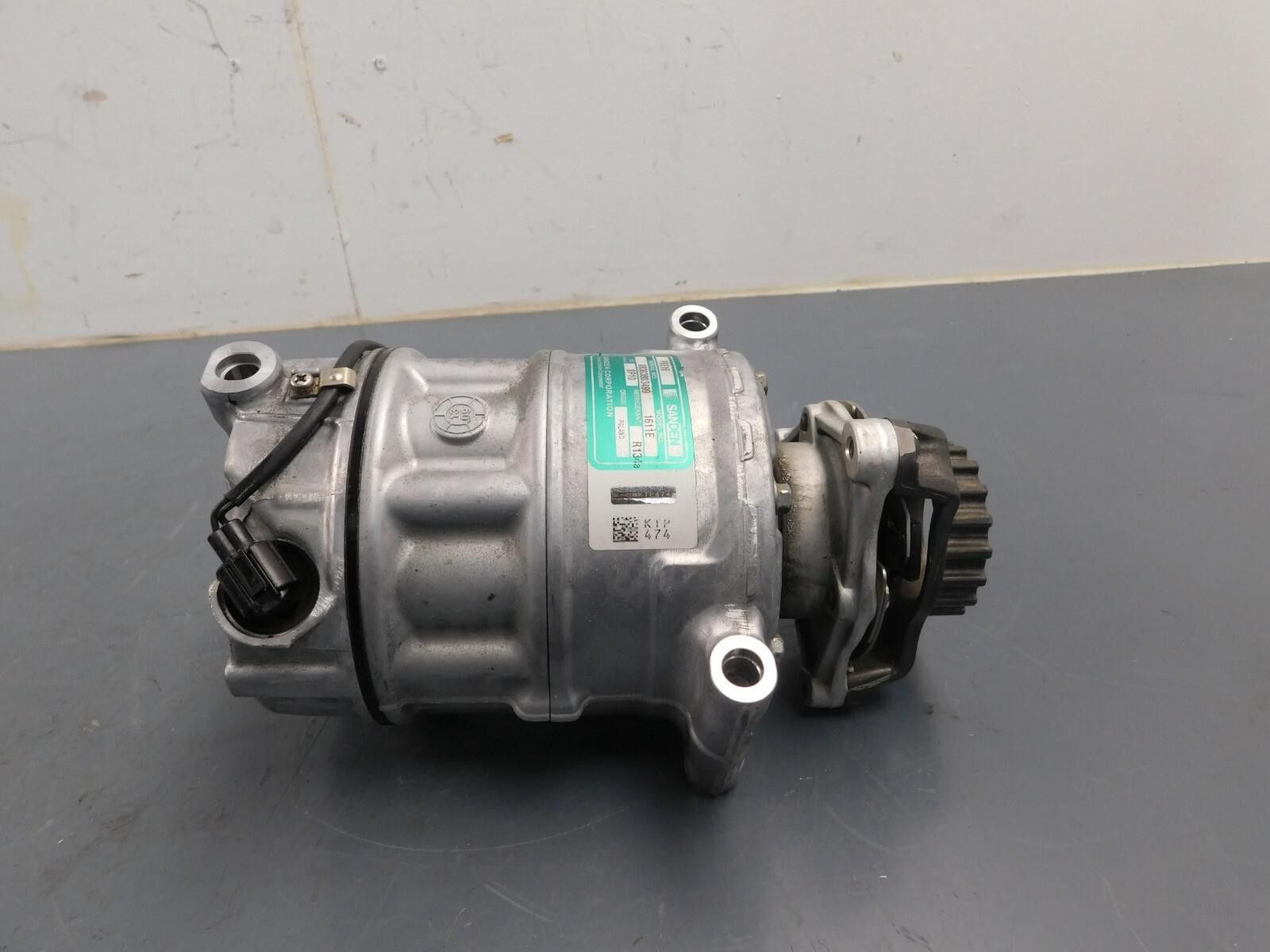 McLaren 650S 720S A/C Compressor #0007 Q8-2