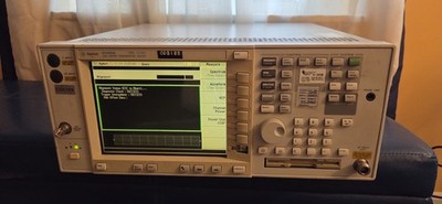 Agilent E4406A Vector Signal Analyzer 7 MHz 4 GHz   Powers On / Untested