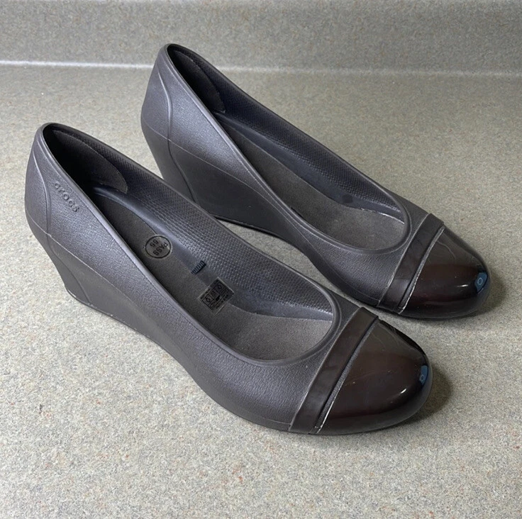 Crocs cap hotsell toe wedge