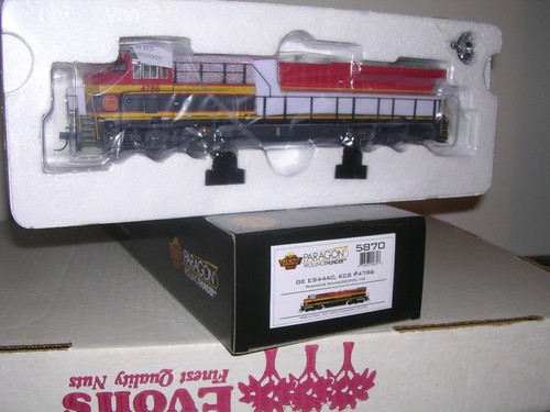B.L.I. #R5870 K.C.S. G.E. ES44AC Diesel Loco #4786 con CCC y sonido Paragon 3 1/87 | Zustand: New