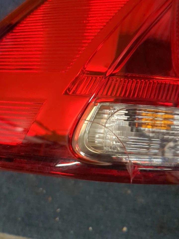 Оригинальный задний пассажирский фонарь Vw Golf Mk7 2013-20 5g0945095m Deffect  - Изображение 2 из 4