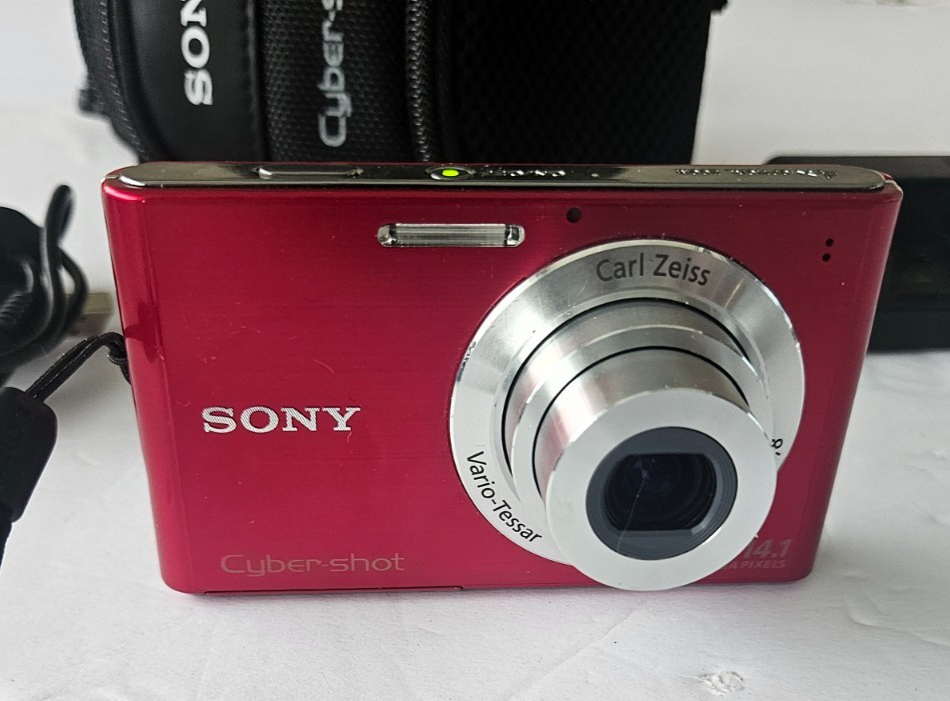 Sony Cyber-Shot DSC-W330 14.1 MP Digital Camera Red w/accessories