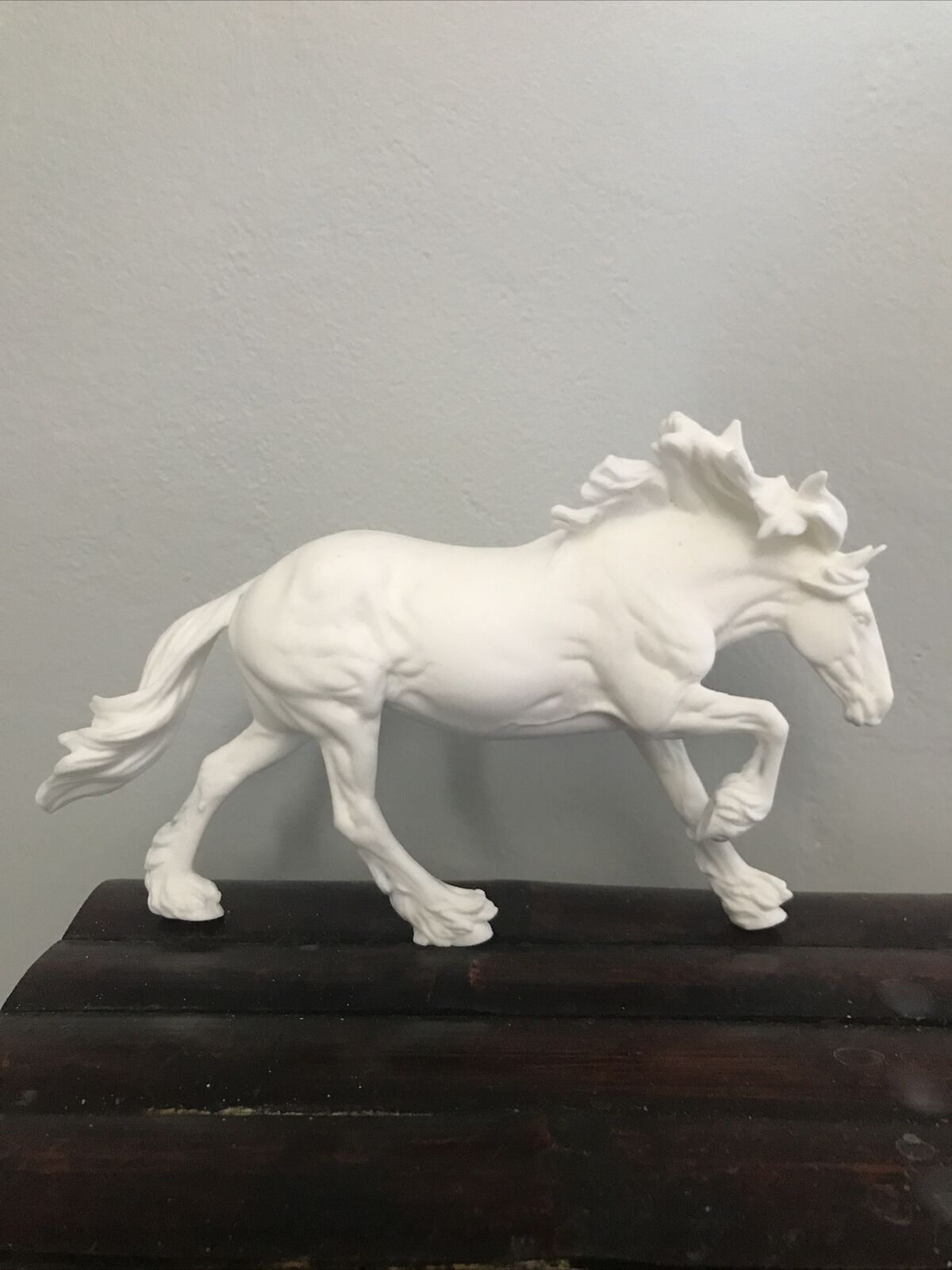 Venti Uilleam Artist Resin Model Horse UP
