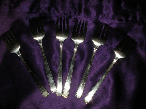 6X 1881 Rogers Oneida Capri 1935 Sterling SilverPlate Flatware Ind Salad Fork 7" - Picture 2 of 5
