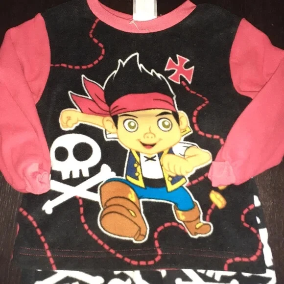 Pijama Disney JAKE AND NEVERLAND PIRATES talla 2T para niños pequeños nuevo con etiquetas precio de venta sugerido por el fabricante $30 Foto 2 de 3