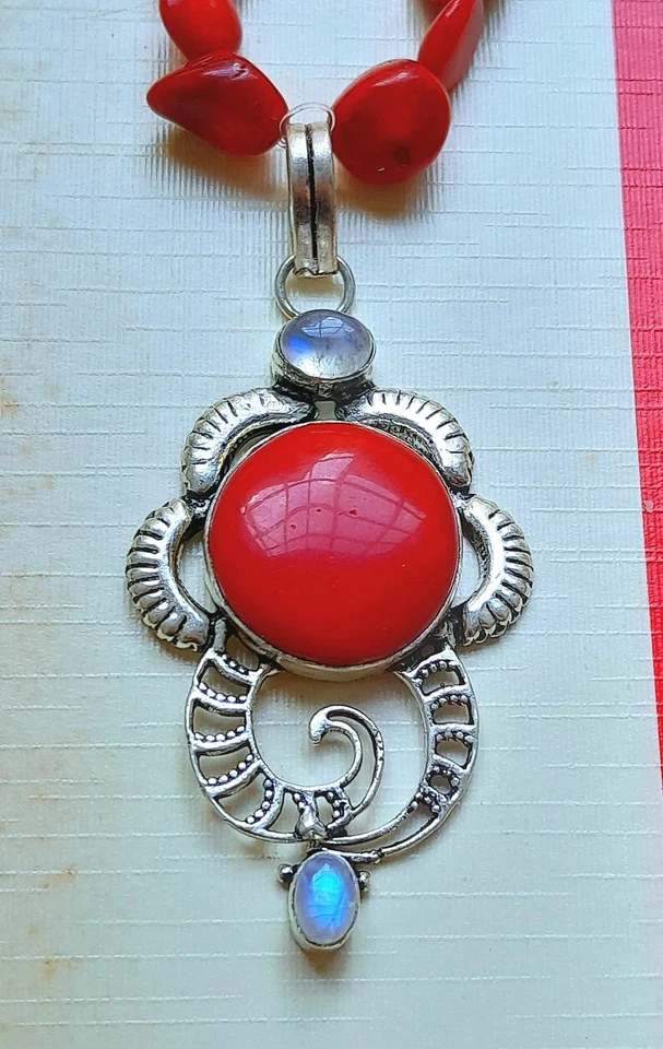 STRAORDINARIA COLLANA CORALLO ROSSO E PIETRA DI LUNA CON PENDENTE IN ARGENTO 925 - Immagine 3 di 4