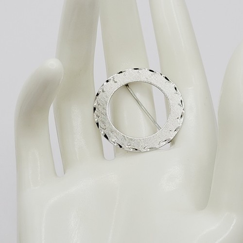 La Mode Dainty Sterling Silver 925 Open Circle Wreath Decorative Etched Signed - Picture 22 of 24