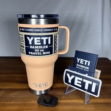 Taza de viaje Yeti Rambler 30 oz con mango fortaleza - Color melocotón - NUEVA