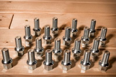 Radschrauben M14x1,5x28mm Kugelbund R13 inkl Radschraubenbeutel 20x Radbolzen