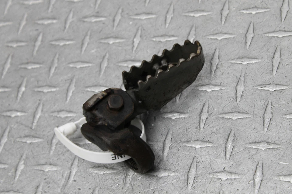 Yamaha IT175 1978 reposapiés izquierdo clavija Foto 4 de 4