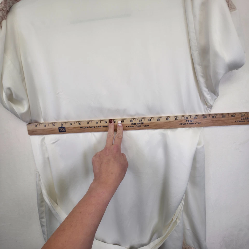 Bata Flora Nikrooz para mujer L blanca satinada encaje ribete ropa de dormir nupcial atemporal elegante Foto 4 de 4