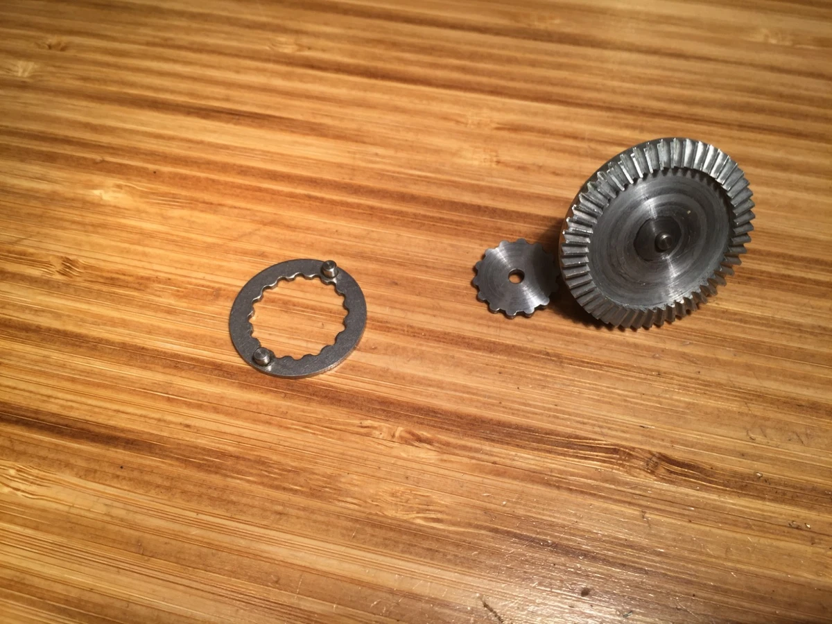 PIGNON RELATION Pièce MOULINET MITCHELL 900 PINION GEAR REEL PART 82583