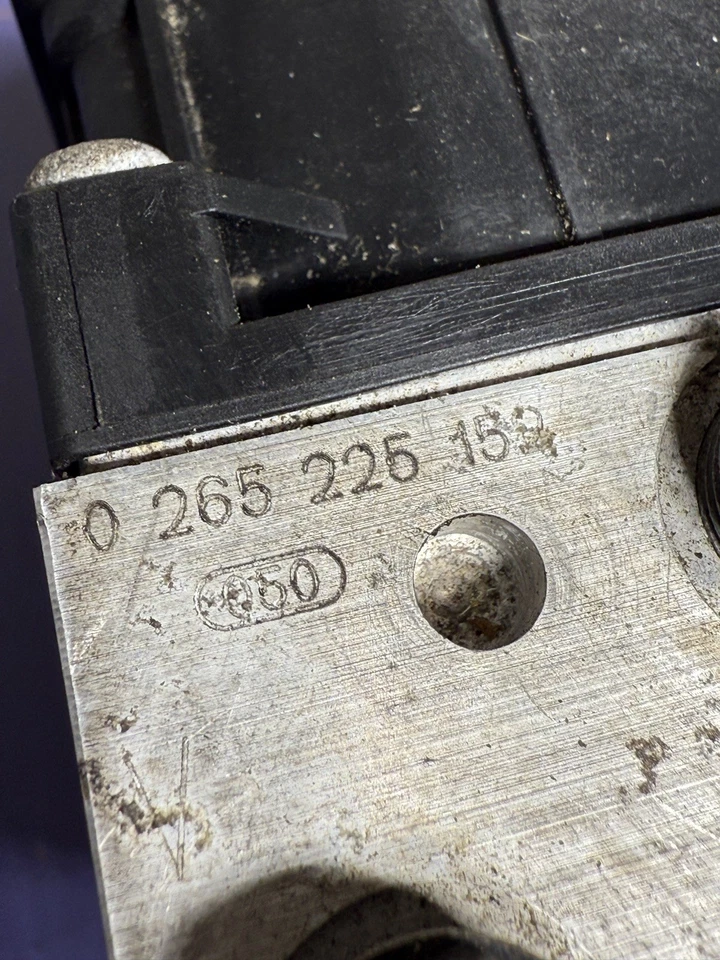 0265225152 BMW 330xi AWD 2001-2004 ABS módulo bomba freno antibloqueo  Foto 2 de 4