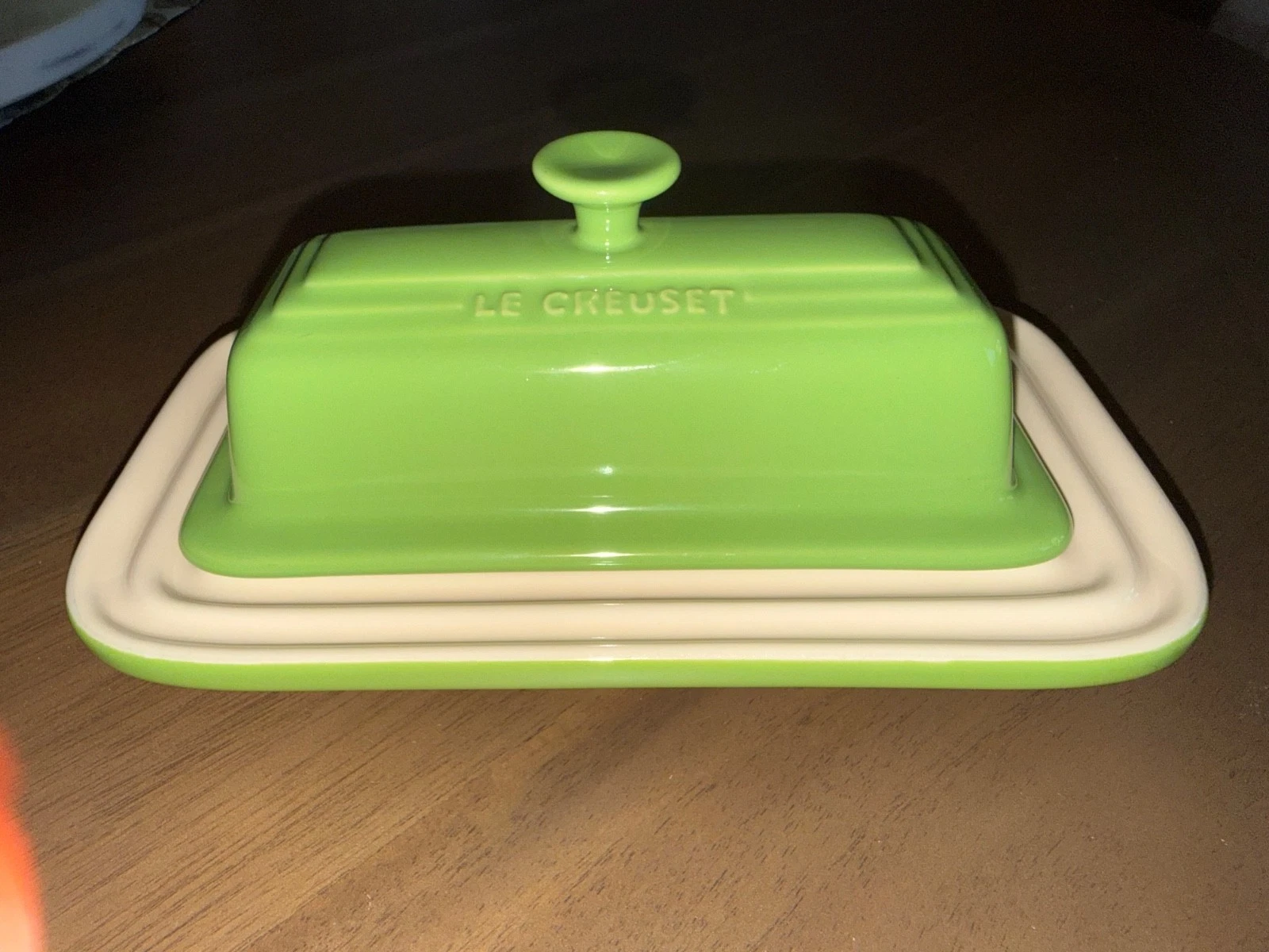 Le Creuset Stoneware Covered Butter Dish Green-Palm
Opens in a new window or tab