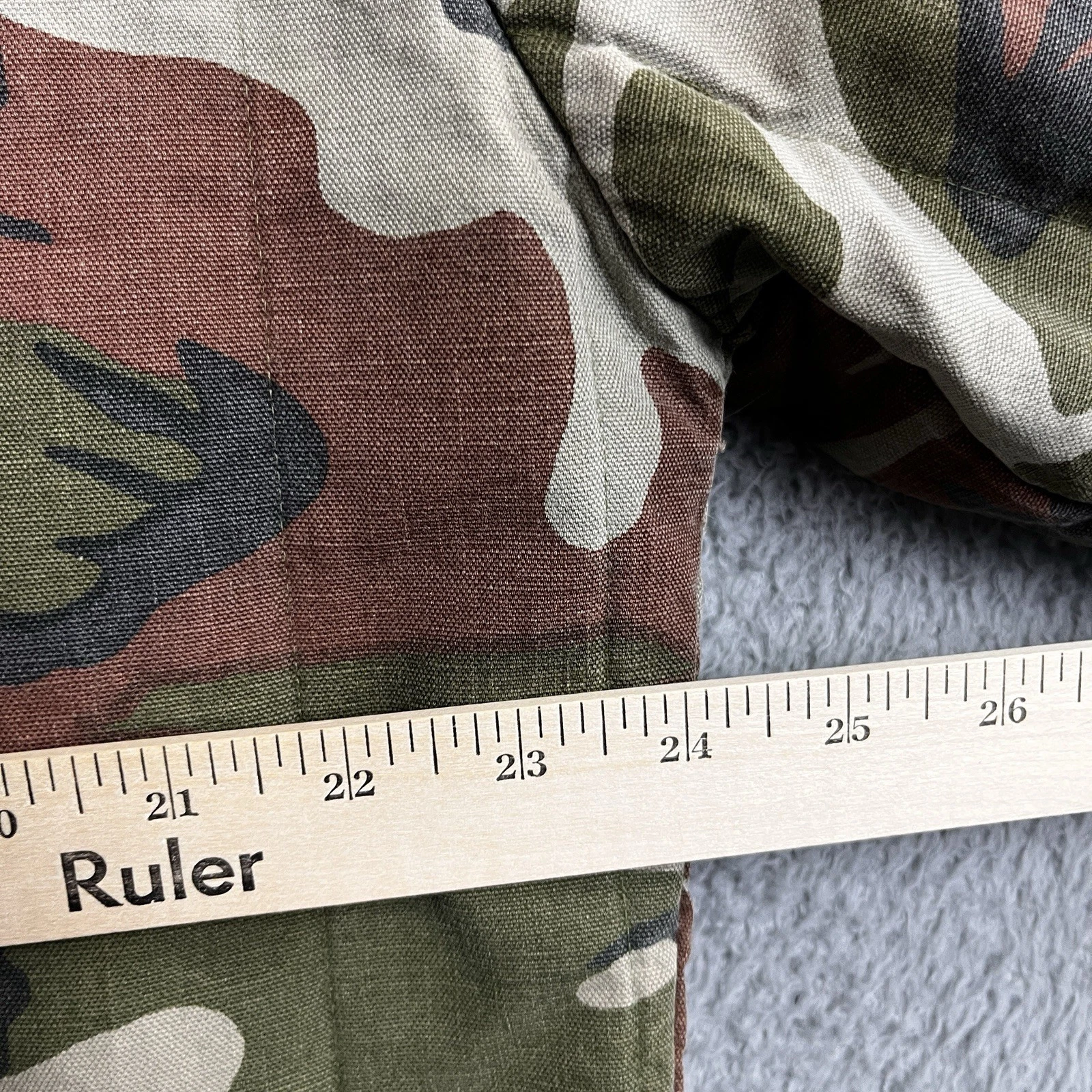 VTG Woodland Camo Quilted Work Jacket Hunting Streetwear Thrashed *Broken Zipper - product detail image 5
