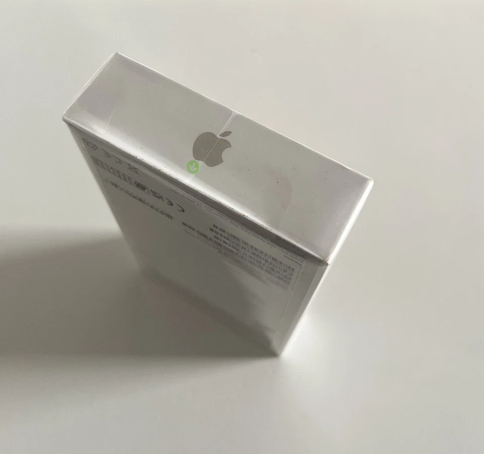 New Sealed Apple iPhone 12 64gb - White - Factory Unlocked - Image 2 of 3