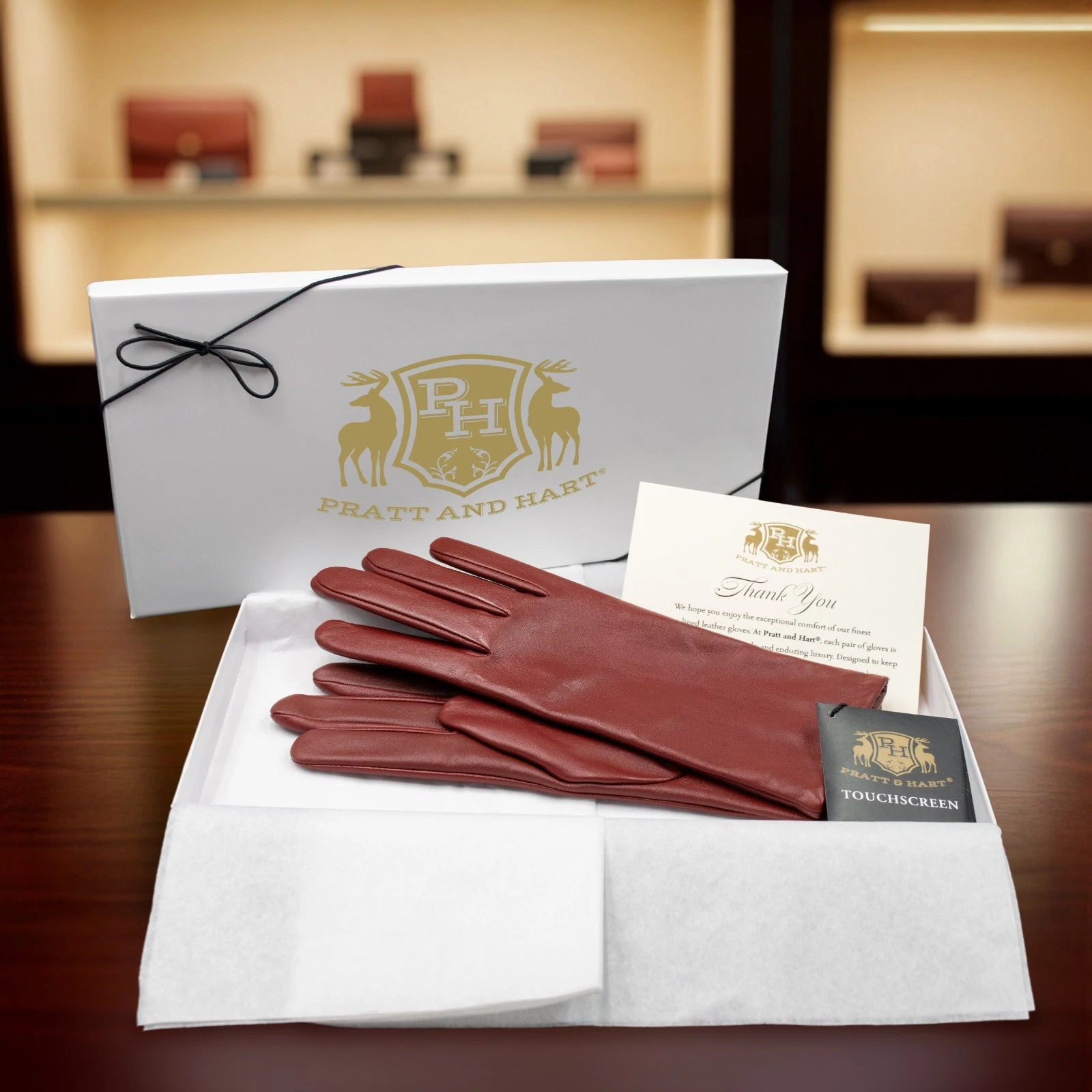 Asheville Lambskin Cashmere-Lined Touchscreen Gloves Gift Box by Pratt and Hart
Opens in a new windo
