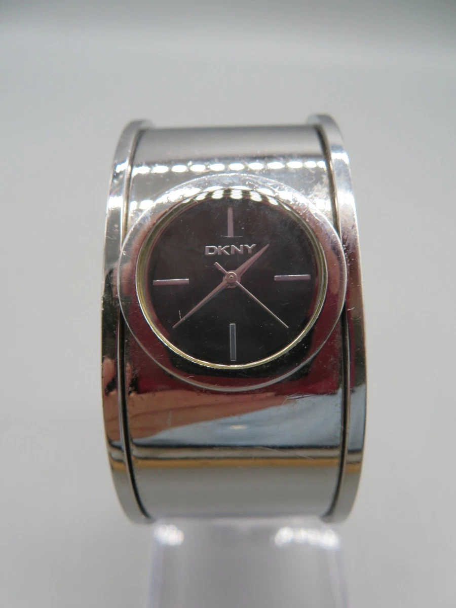 DKNY Stainless Steel Case 30 m (3 ATM) Water Resistance  display picture 2