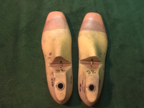 Pair VINTAGE Plastic Nylon Industrial Shoe Lasts Size 9 E Corey #216 JV #976 - Picture 2 of 6