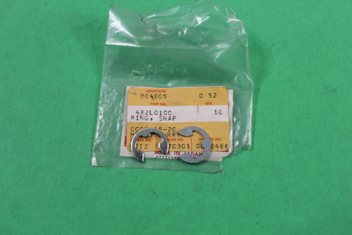 NOS OEM KAWASAKI KXT250 ZX1100 ZX750 SNAP RING 482L0100 QTY2 NOS OEM KAWASAKI KXT250 ZX1100 ZX750 SNAP RING 482L0100 QTY2