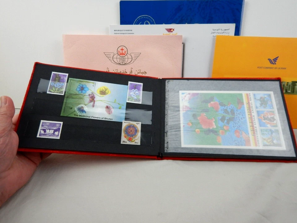 2004-2009 POSTAGE STAMPS OF THE MIDDLE EAST COMMEMORATIVE BOOKLETS - Image 3 of 4