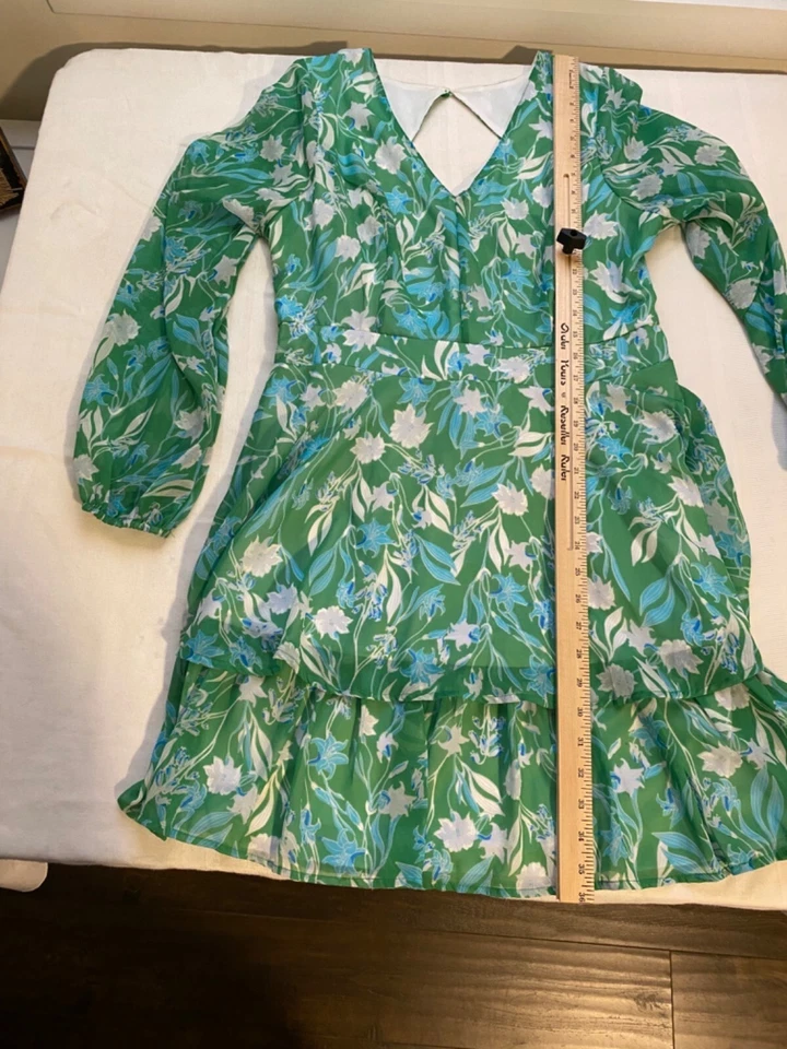 Jessica Simpson XL Dress Green Floral Long Sleeve Tiered Smocked Keyhole Back - Image 4 of 4