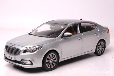 DongFeng Kia K4 model car in silver 1/18