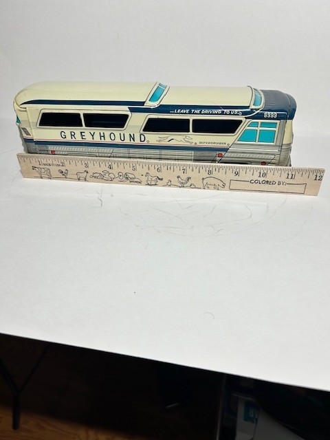 VTG Greyhound Bus #8999 Tin Supercruiser 11