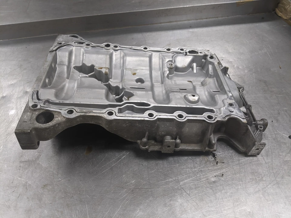 Верхний масляный поддон двигателя для 09–12 Audi A4 Quattro 2.0 06H103603AK - Изображение 4 из 4