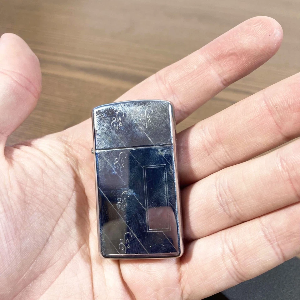 Briquet Zippo USA vintage – Chrome gravé, cartouche vierge, avec écrin - Photo 2/4