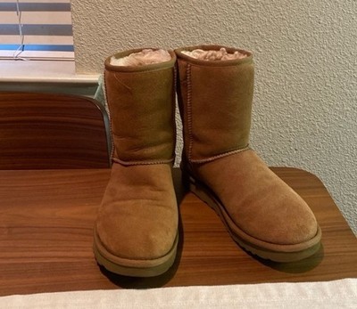 UGG Australia Women's Classic Short II Boots - Chestnut