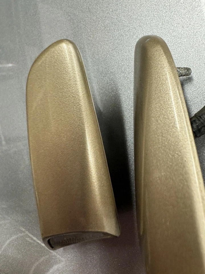 Cadillac Fleetwood Brougham 1993-1996 diestro indicador de guardabarros derecho con lente Foto 2 de 4