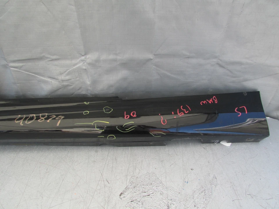 BMW 135i 2008-2013 lado izquierdo del conductor faldón inferior cubierta panel basculante negro OEM Foto 3 de 4