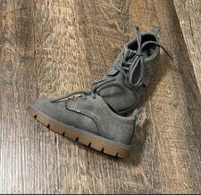 OshKosh B Gosh Toddler 5 Gray Suede Shoes