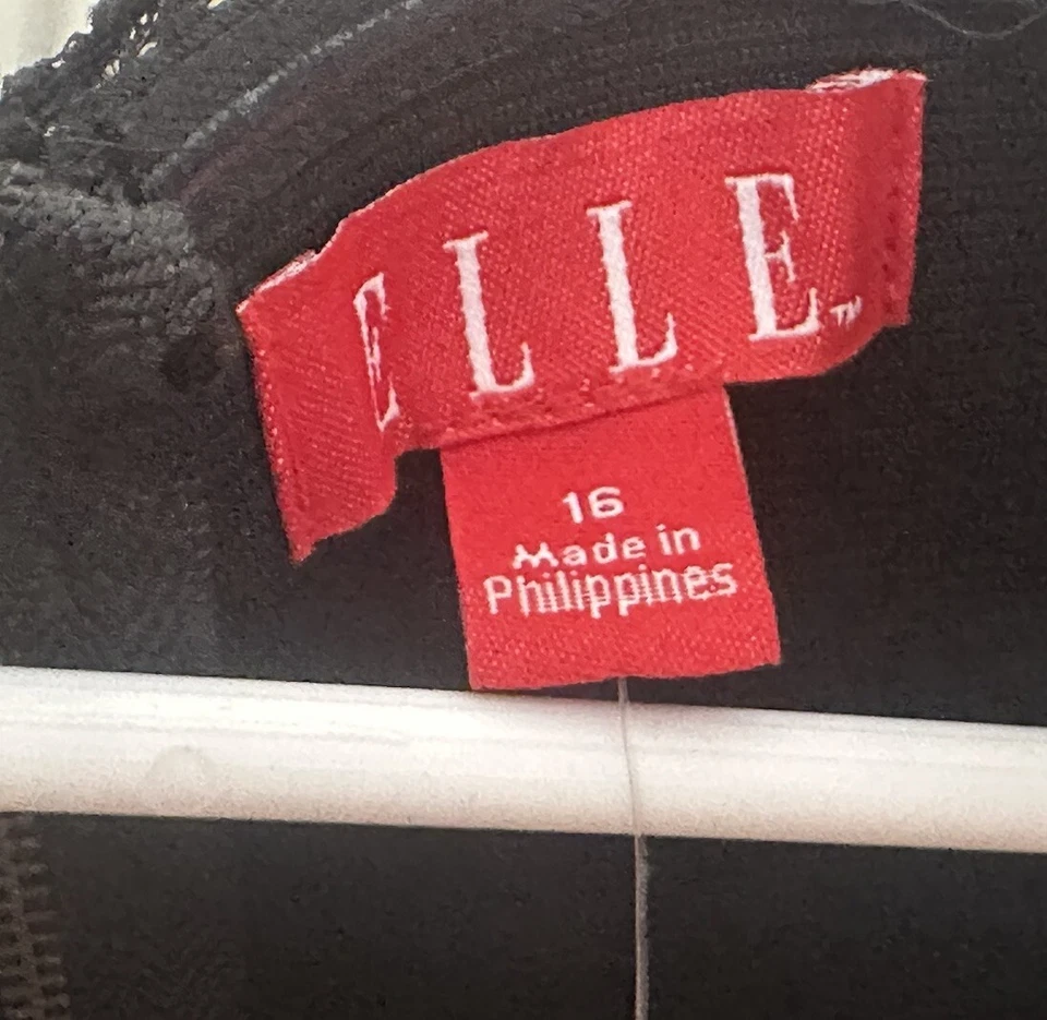 * NUEVO CON ETIQUETAS $60 ELLE Vestido Negro Corbata Belle Du Jour Encaje Sin Tirantes y Plisado Talla 16 Foto 4 de 4