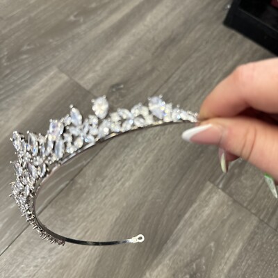 Gorgeous Tiara. Never worn. One stone missing. Wonderful quality. Tiara - Missing One Stone - Never Worn | eBay main image 3