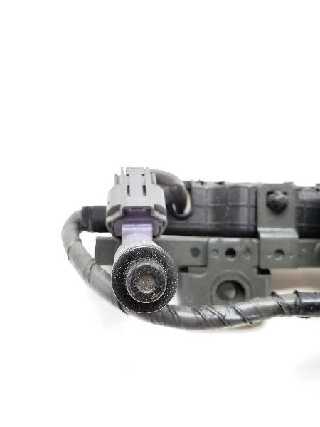 03-04 06-10 Infiniti M45 piezas de inyección de combustible con inyector de riel OEM 16600AE060 Foto 3 de 4