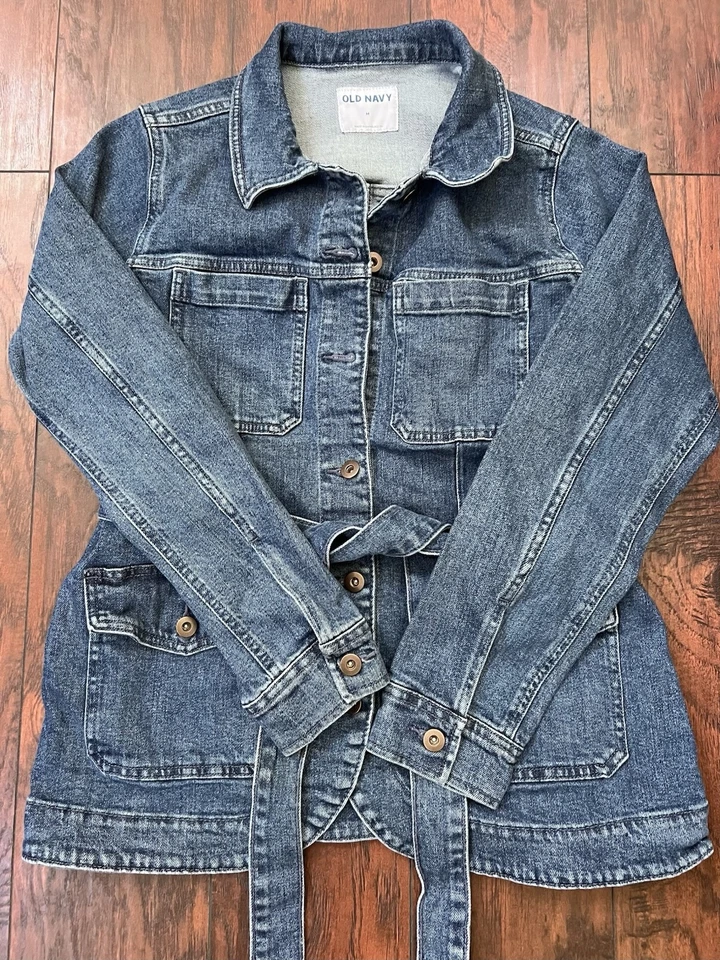 Classic Look Old Navy Medium Wash Denim Tie-Belt Jean Utility Jacket Size Medium - Image 2 of 4