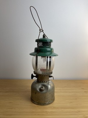 Vintage 1939-1947 Coleman Lantern Model 242B - Green Globe