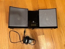 Innovative Technology ipod Dock IT-5022BLK, AM/FM Alarm Clork Radio. Black