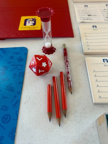 Scattergories Junior Vintage 1989 Kids Game Milton Bradley 4021 Appears Complete - Picture 5 of 18