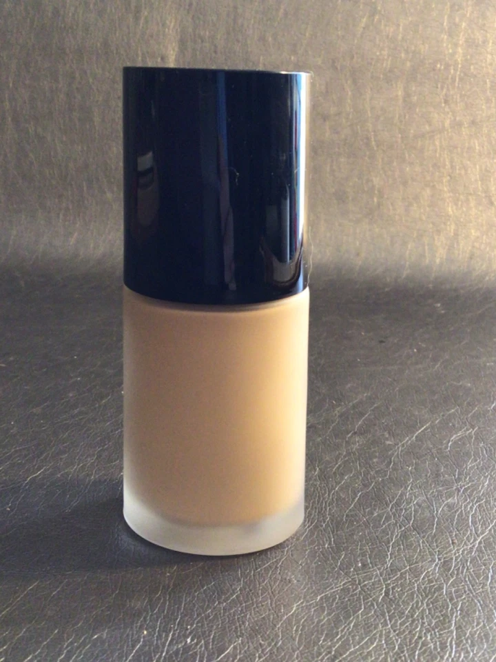 Giorgio Armani 1 Oz. Luminous Silk Foundation #6.5 -NWOB - Medium to Tan - Image 2 of 4