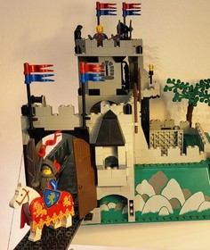 Lego Knights Castle: King's Mountain Fortress 6081. Good condition. 90s Vintage 