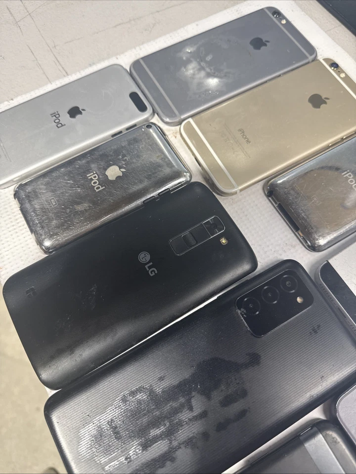 Lot Of 12 Cell Phones & iPod FOR PARTS ONLY (Apple, T mobile ,samsung , LG) - Image 2 of 4