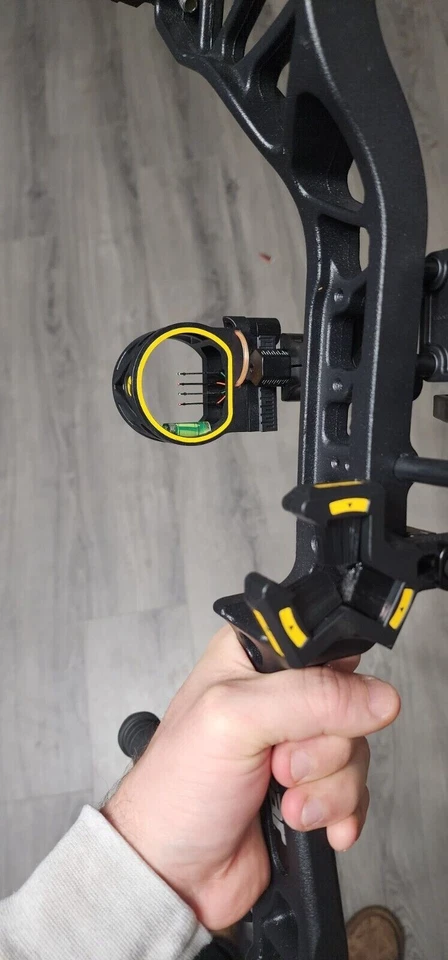 Bear Legit Compound Bow Right Hand - Image 2 of 3