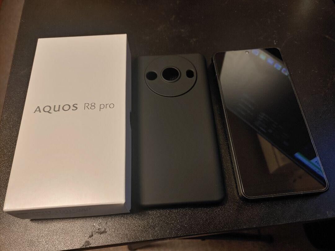 SHARP AQUOS R8 pro 5G 256GB Unlocked Japan model Black with SHARP AQUOS R8 pro 5G 256GB Unlocked Japan model Black with